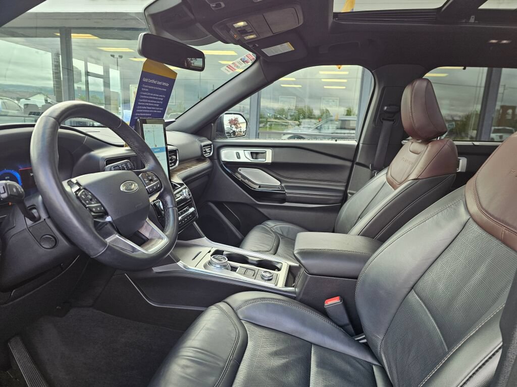 Certified 2022 Ford Explorer Platinum w/ Equipment Group 601A AWD/4WD image 18
