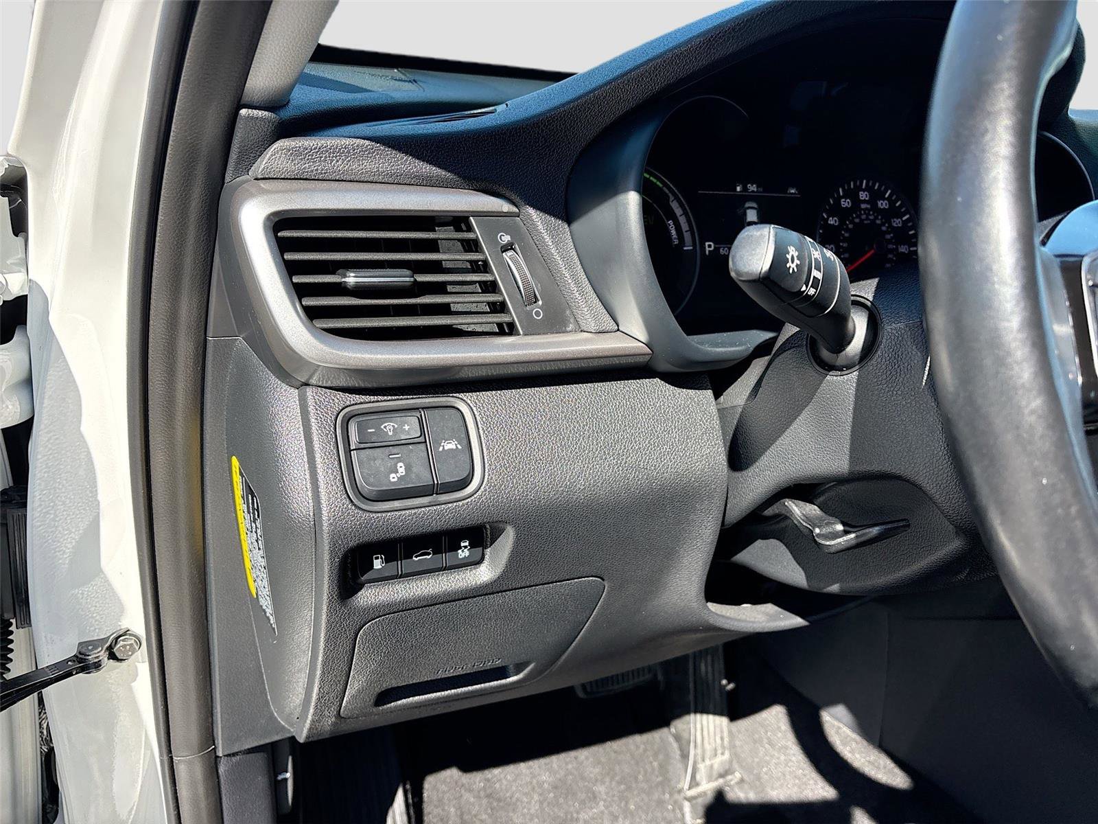 Used 2020 Kia Optima EX image 11