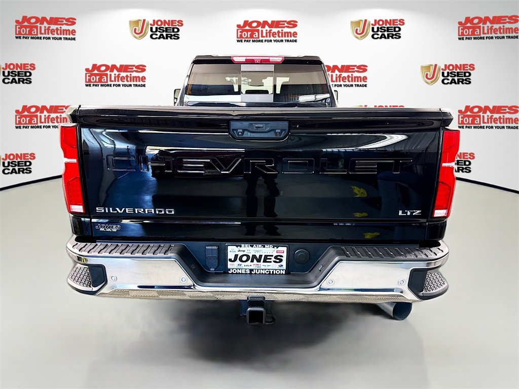 Used 2024 Chevrolet Silverado 2500 LTZ w/ LTZ Convenience Package image 16