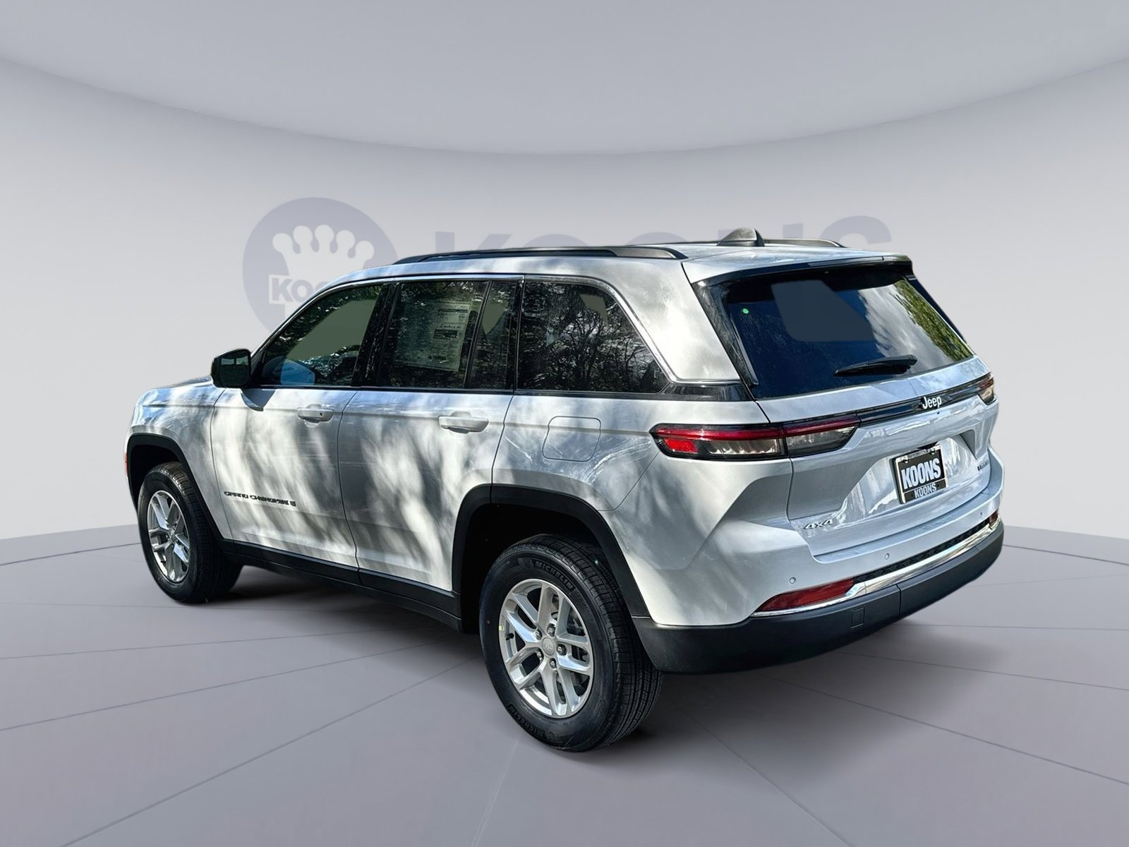 New 2025 Jeep Grand Cherokee Laredo w/ Luxury Tech Group I image 4