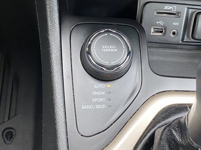 Used 2018 Jeep Cherokee Limited image 21