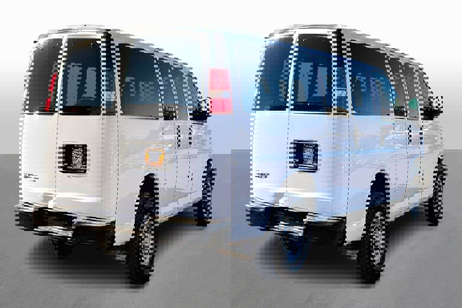 Used 2017 Chevrolet Express 2500 LS image 2