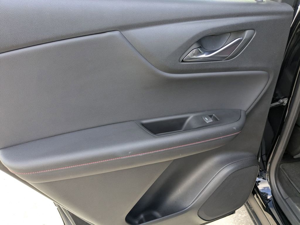 Used 2025 Chevrolet Blazer RS image 23