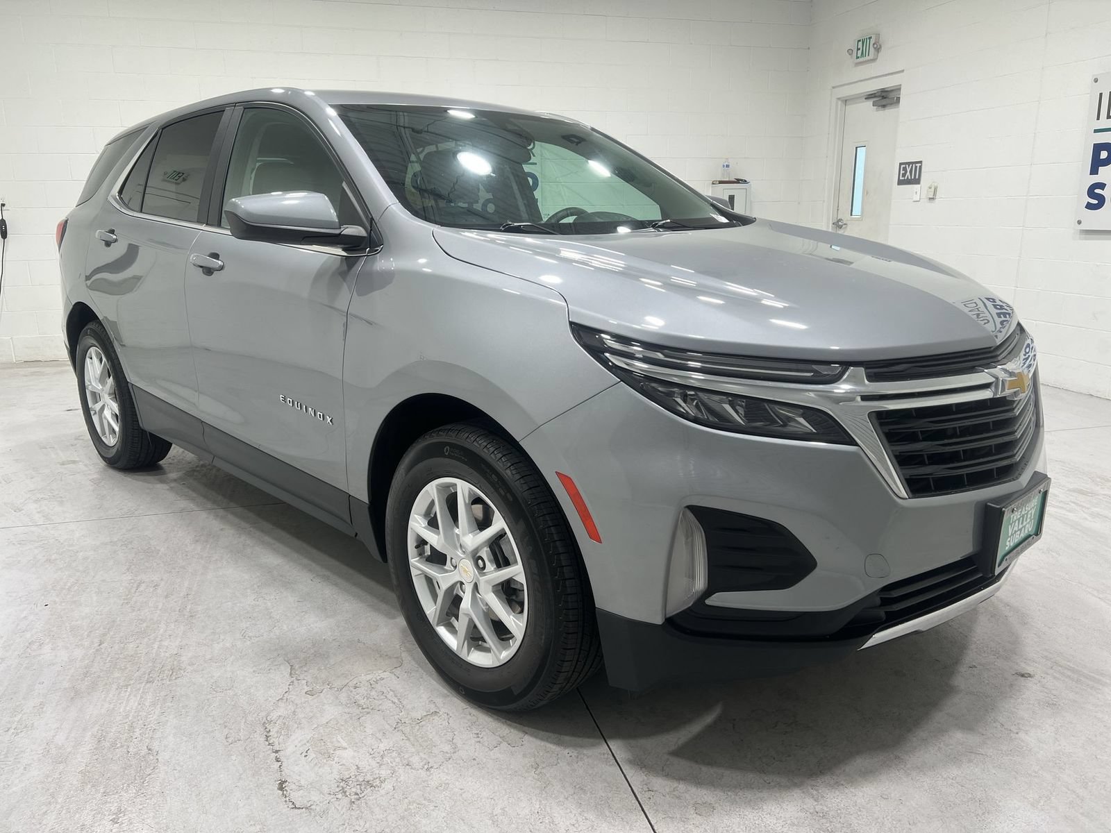 Used 2023 Chevrolet Equinox LT FWD image 2