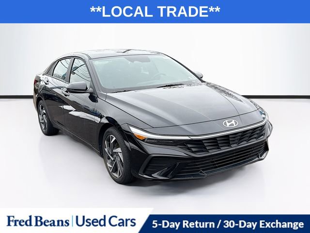 Certified 2025 Hyundai Elantra Sport FWD image 1