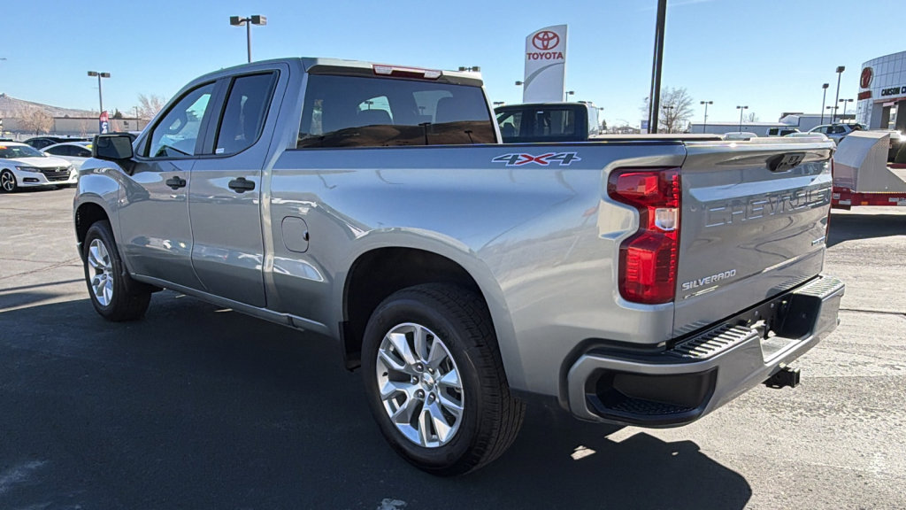 Used 2025 Chevrolet Silverado 1500 Custom image 5