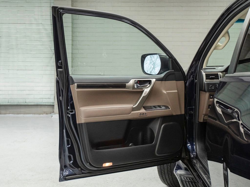 Used 2021 Lexus GX 460 Premium w/ Premium Package image 27