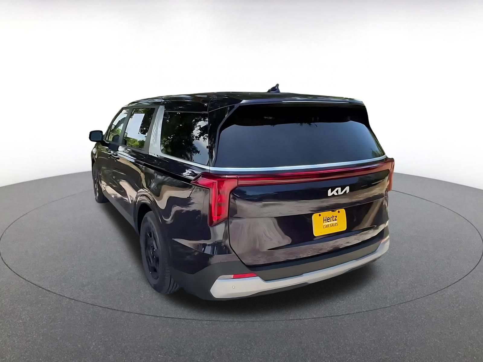 Used 2026 Kia Carnival FWD image 12