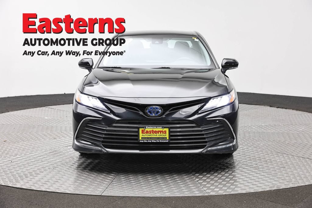 Used 2022 Toyota Camry XLE FWD image 2