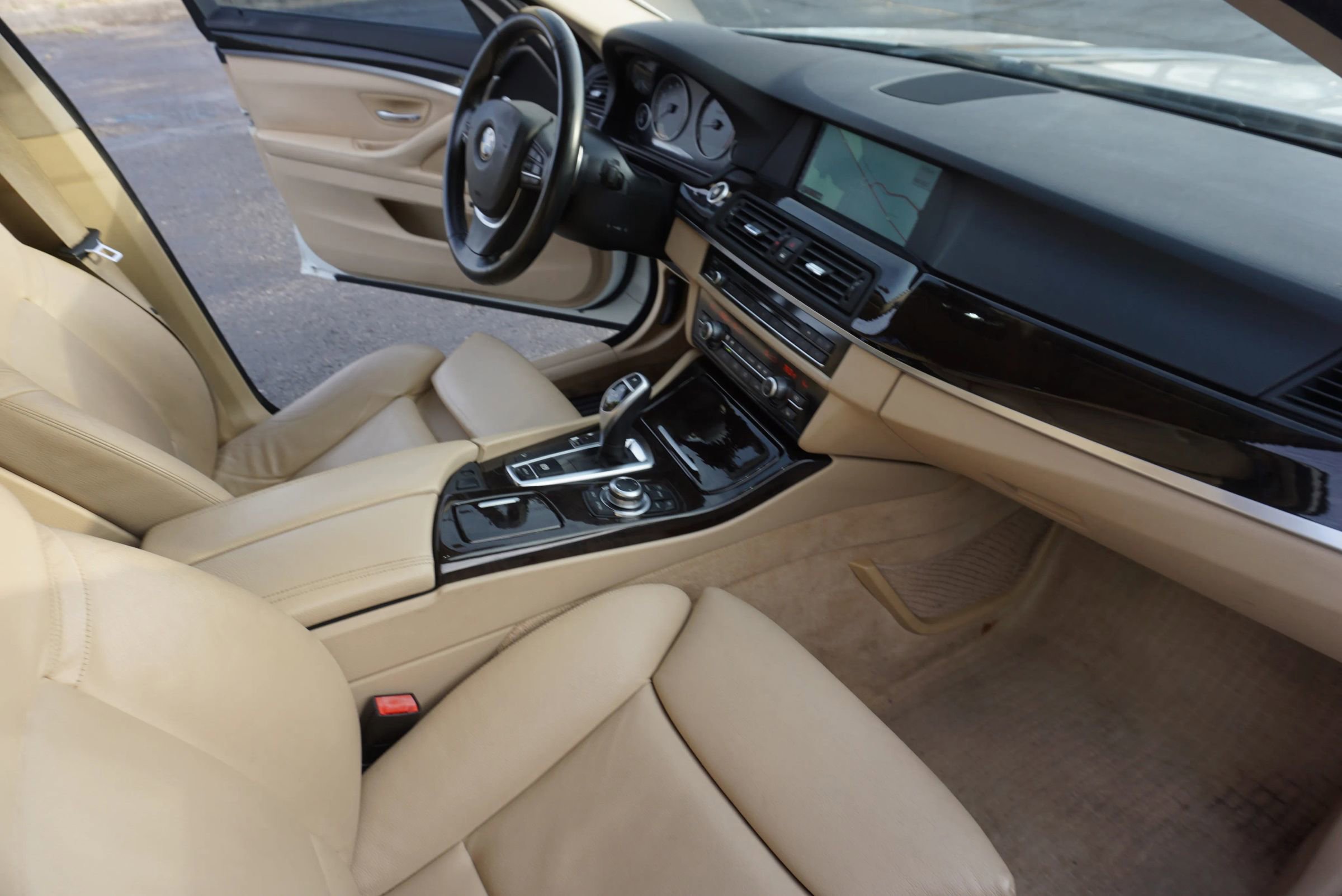 Used 2011 BMW 535i xDrive Sedan image 33