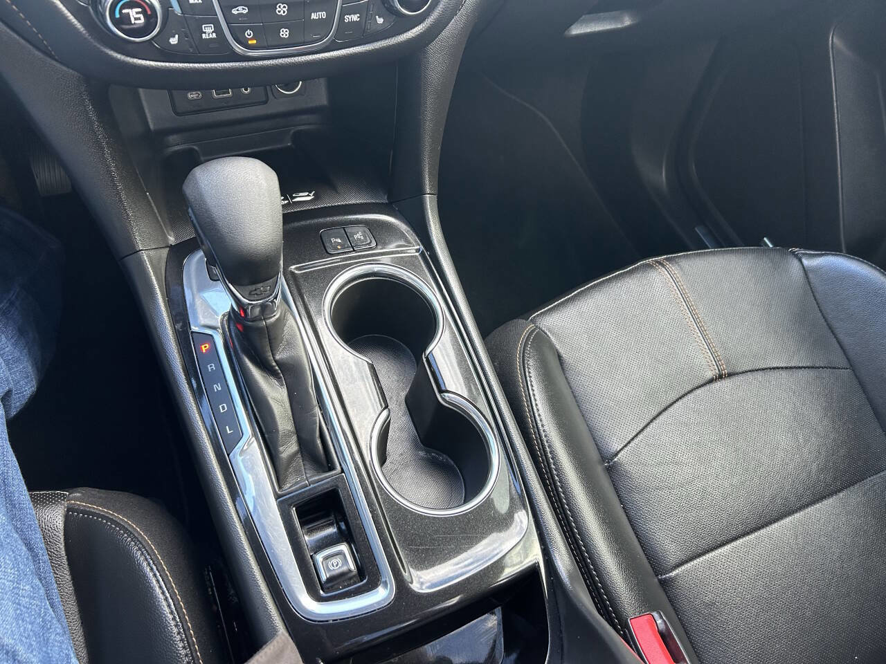 Used 2023 Chevrolet Equinox Premier image 31