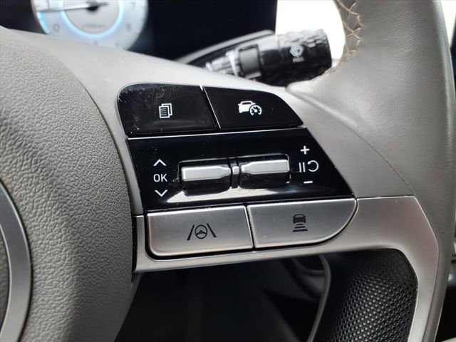 Used 2025 Hyundai Elantra SEL image 25