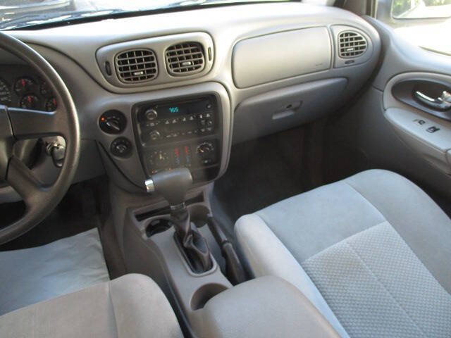 Used 2007 Chevrolet TrailBlazer LS w/ Skid Plate Package AWD/4WD image 16