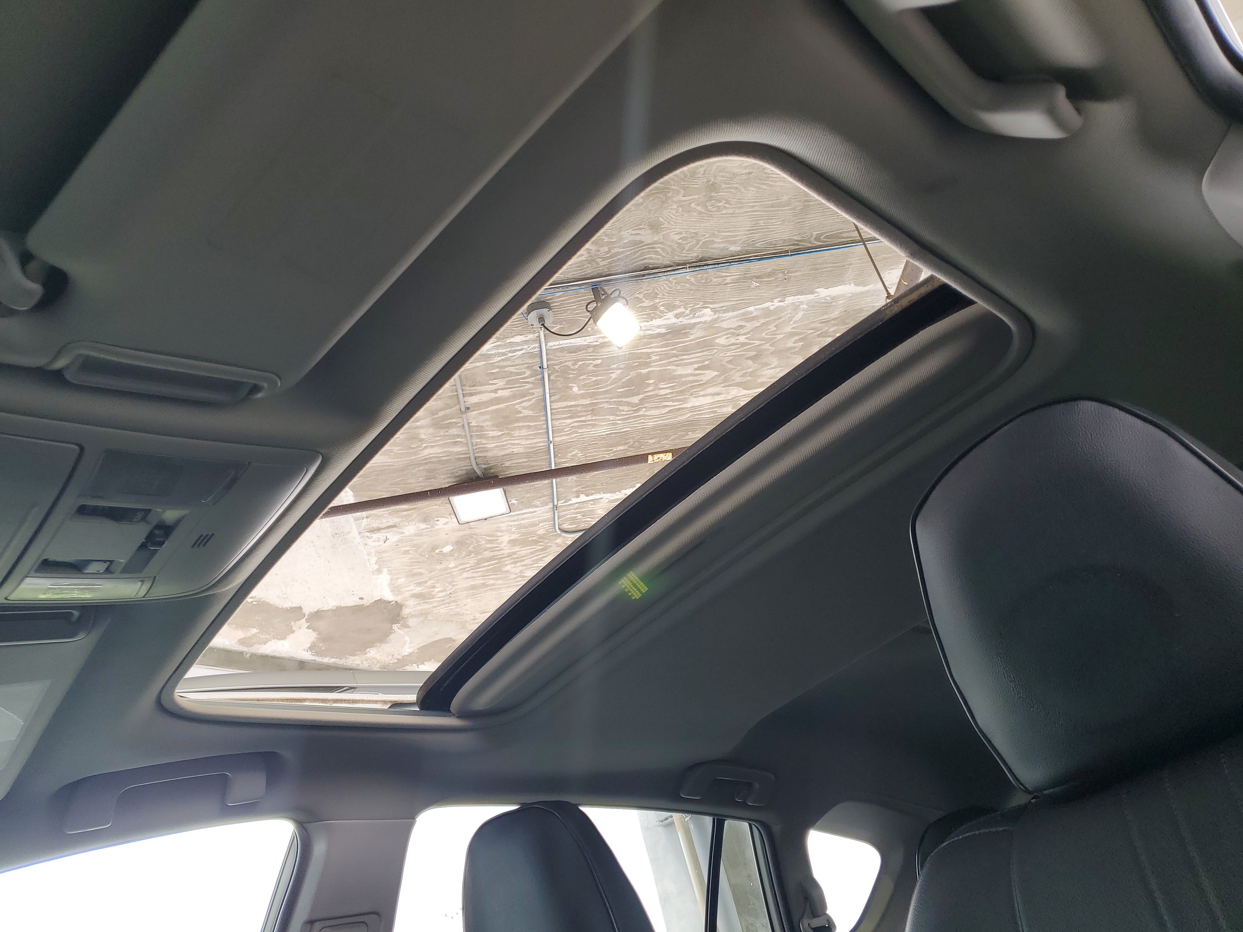 Used 2018 Toyota RAV4 XLE w/ Plus Extra Value Package FWD image 20
