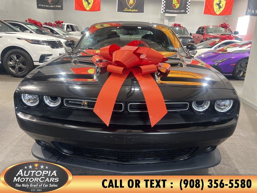 Used 2017 Dodge Challenger R/T Scat Pack RWD image 6