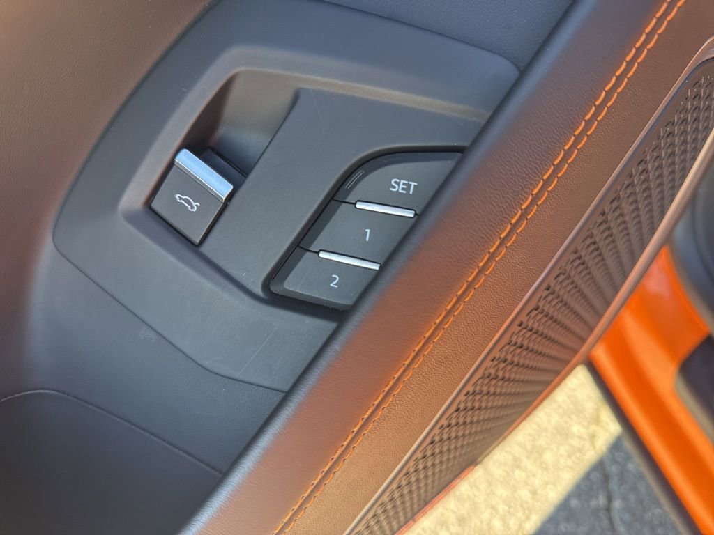 Used 2022 Lamborghini Urus image 11