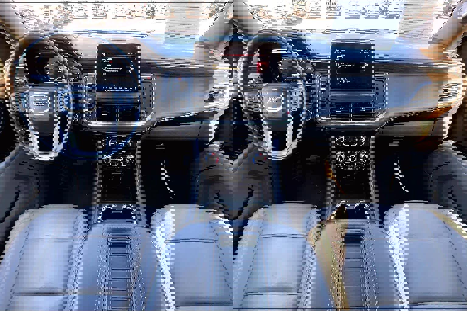 Used 2024 GMC Yukon SLT image 16