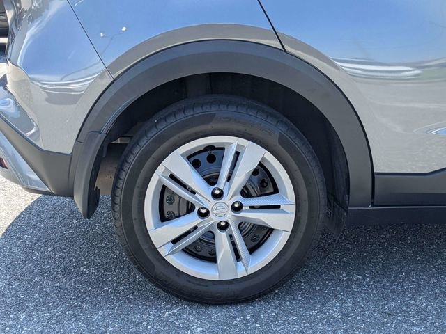Used 2021 Nissan Kicks S FWD image 11