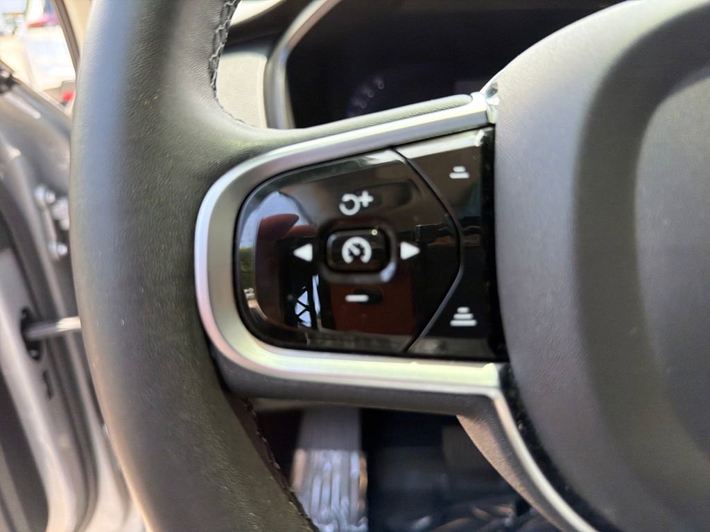 Used 2023 Volvo XC90 B5 Plus w/ Protection Package Premier AWD/4WD image 22