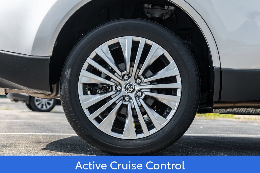 Certified 2024 Toyota Venza Limited AWD/4WD image 9
