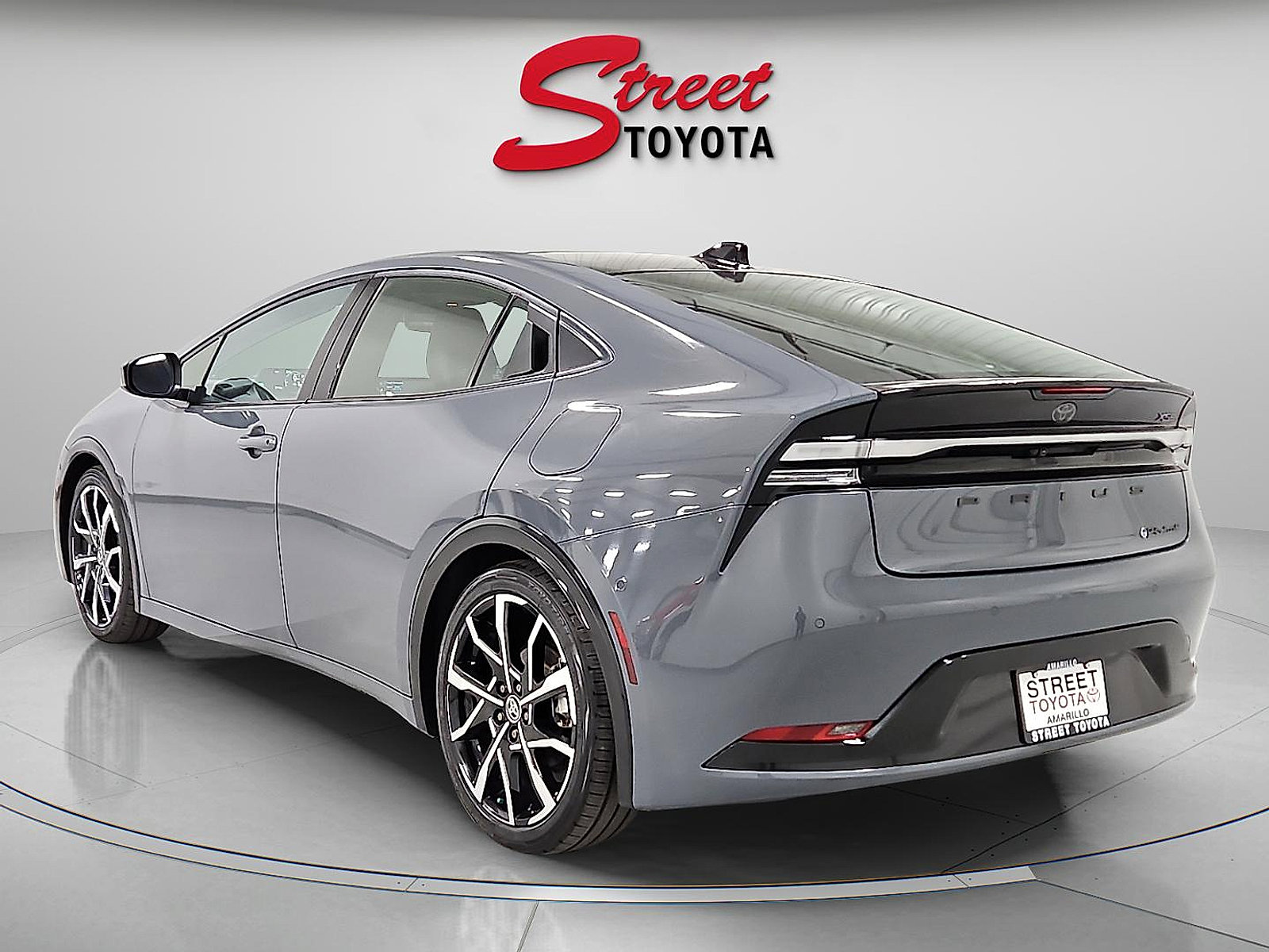 Used 2024 Toyota Prius Prime image 2