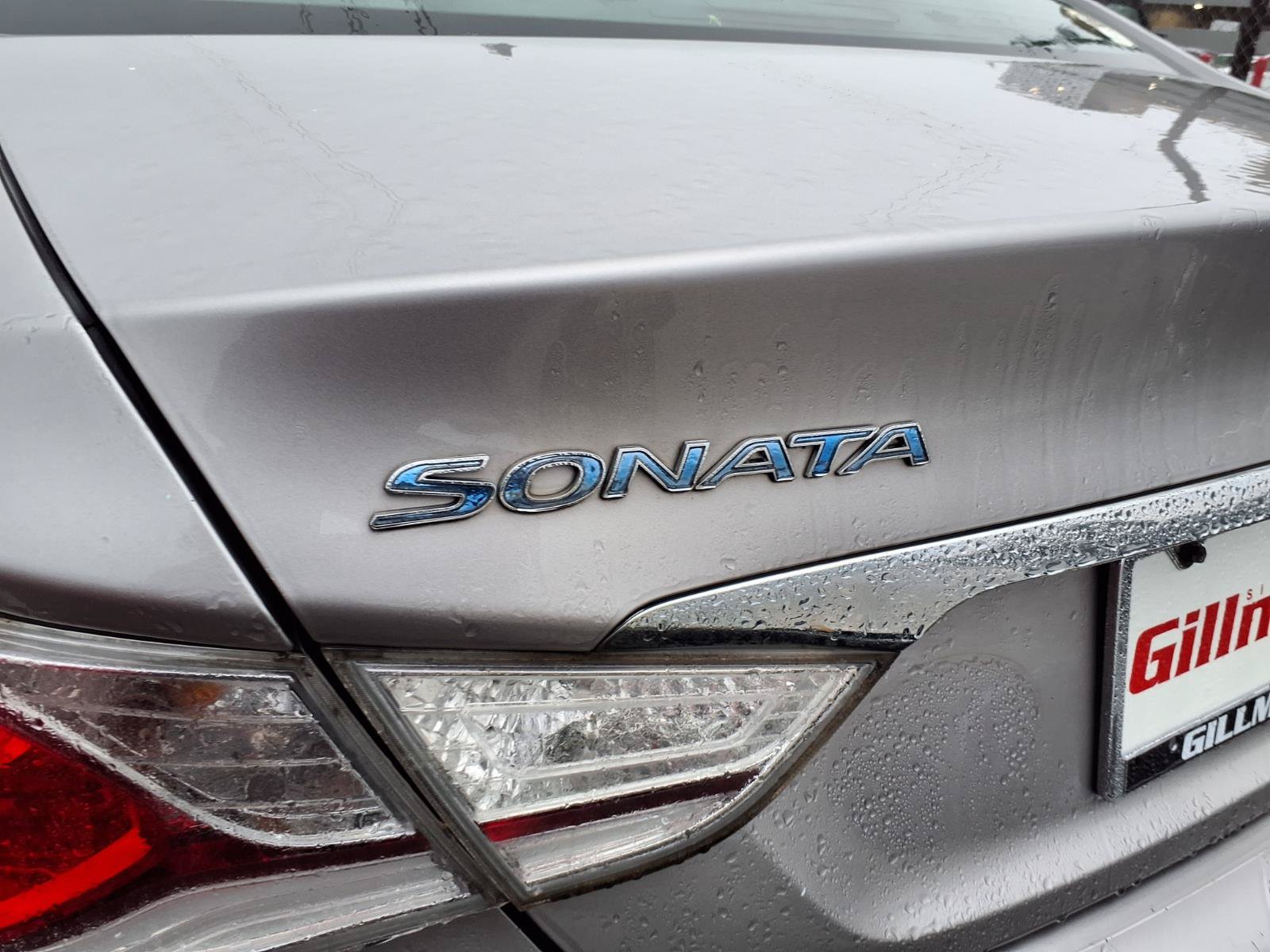 Used 2014 Hyundai Sonata Limited w/ Panoramic Sunroof Package 02 FWD image 3
