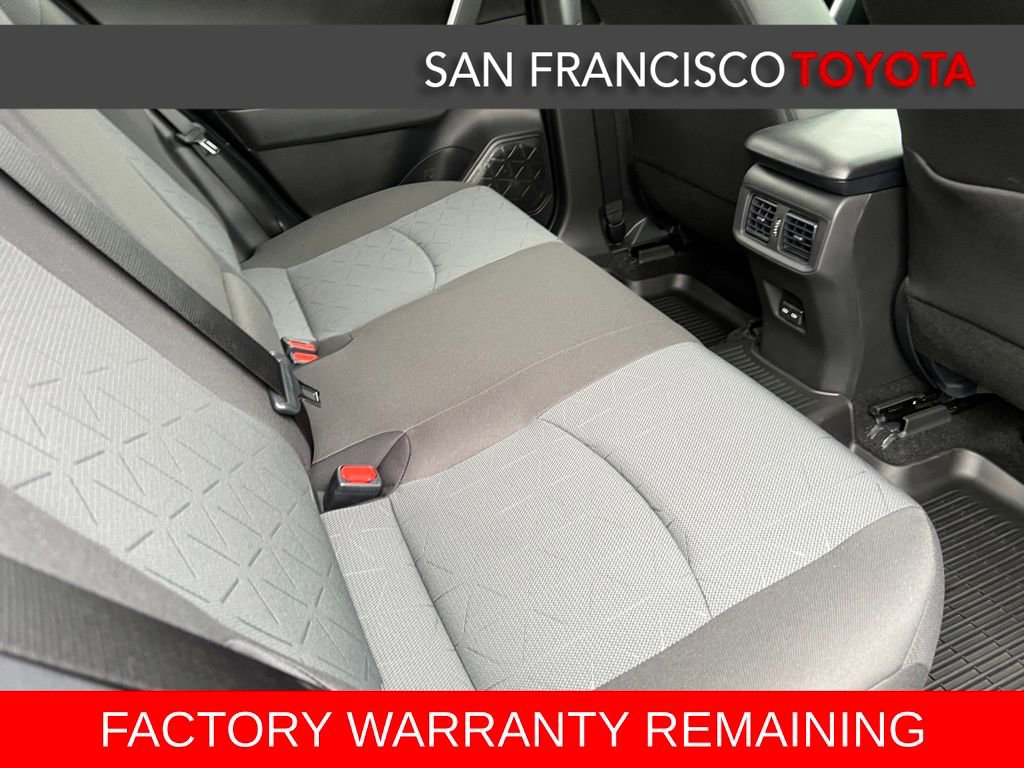 Used 2025 Toyota RAV4 XLE AWD/4WD image 19