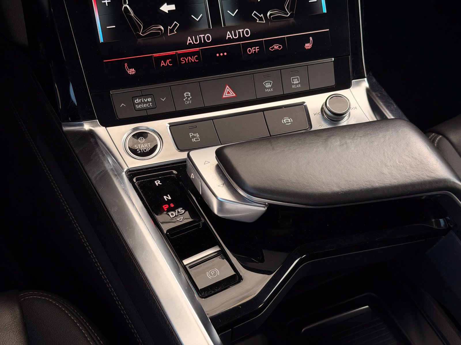 Used 2022 Audi e-tron Premium w/ Towing Package AWD/4WD image 50