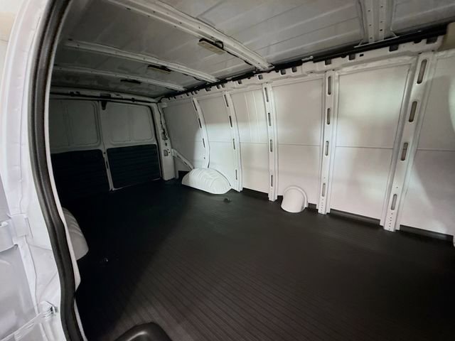 New 2026 Chevrolet Express 2500 Extended image 25