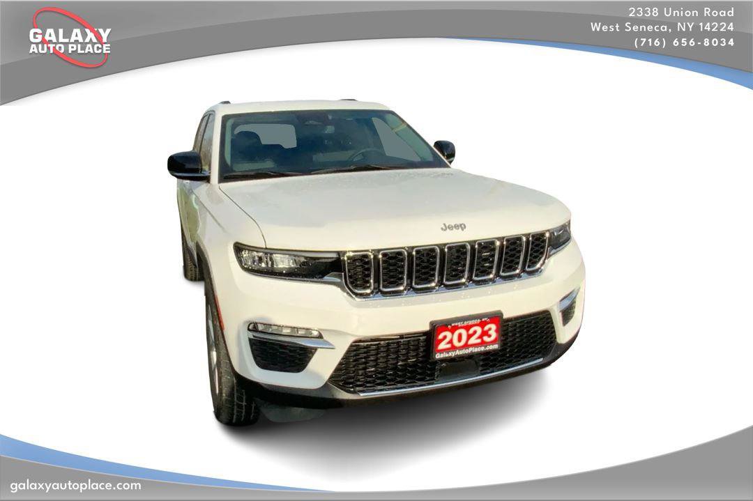Used 2023 Jeep Grand Cherokee Limited AWD/4WD image 3