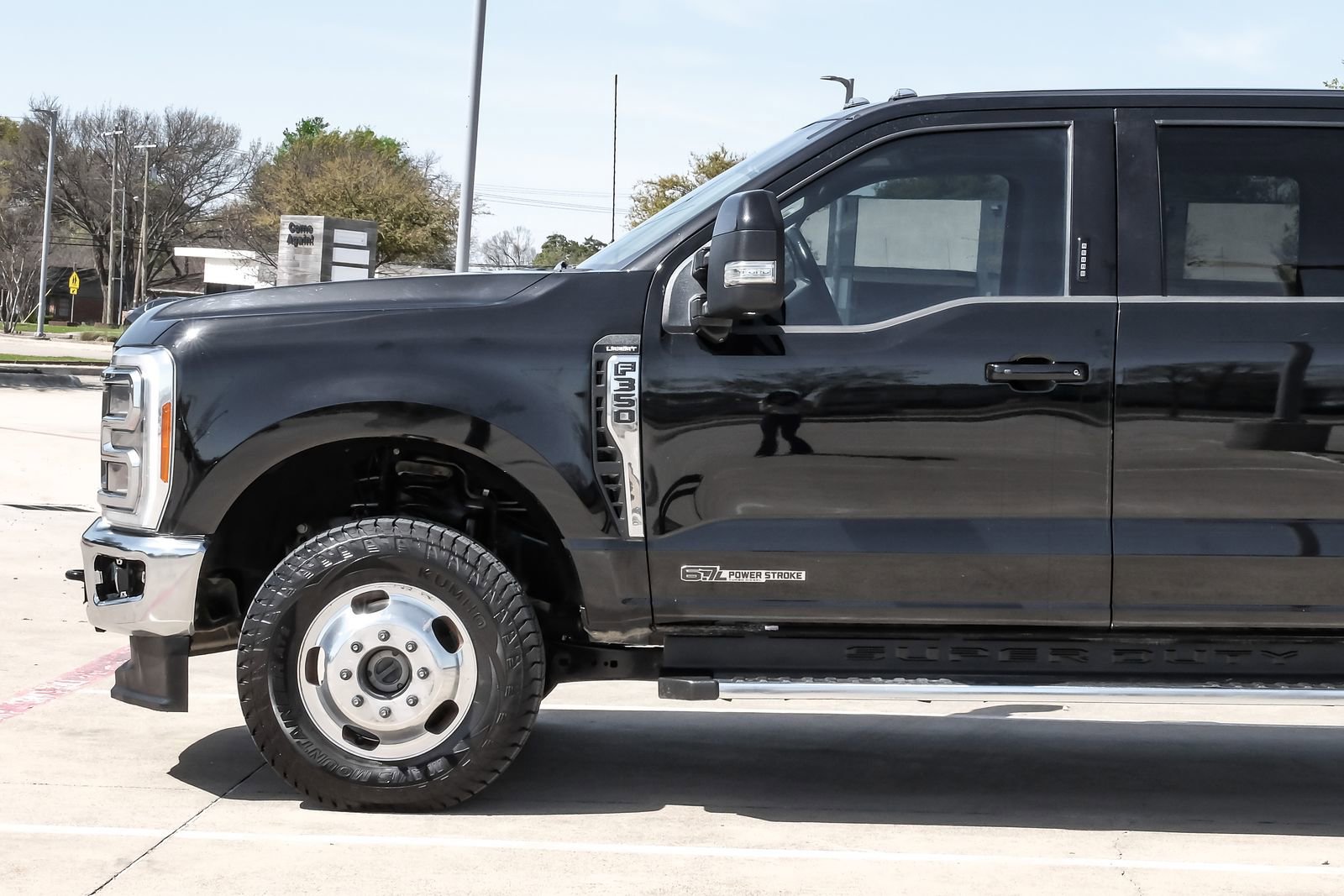 Used 2023 Ford F350 Lariat image 15