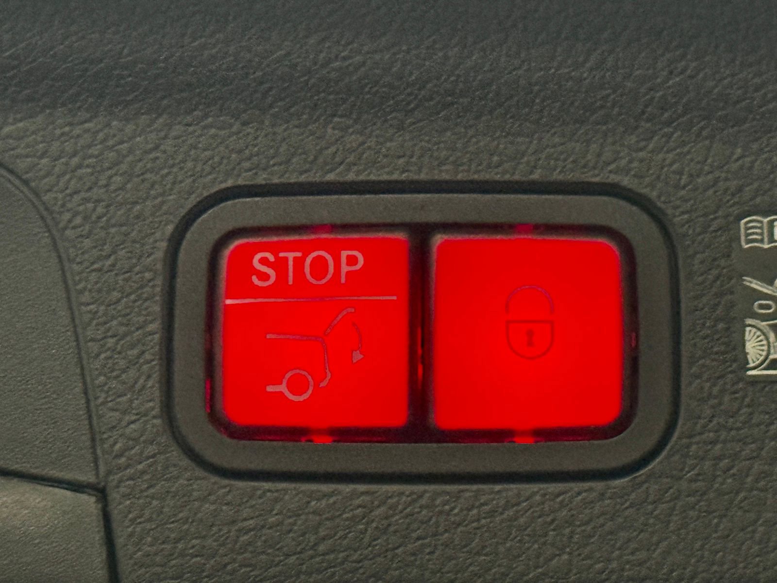 Used 2025 Mercedes-Benz GLE 450 4MATIC image 16