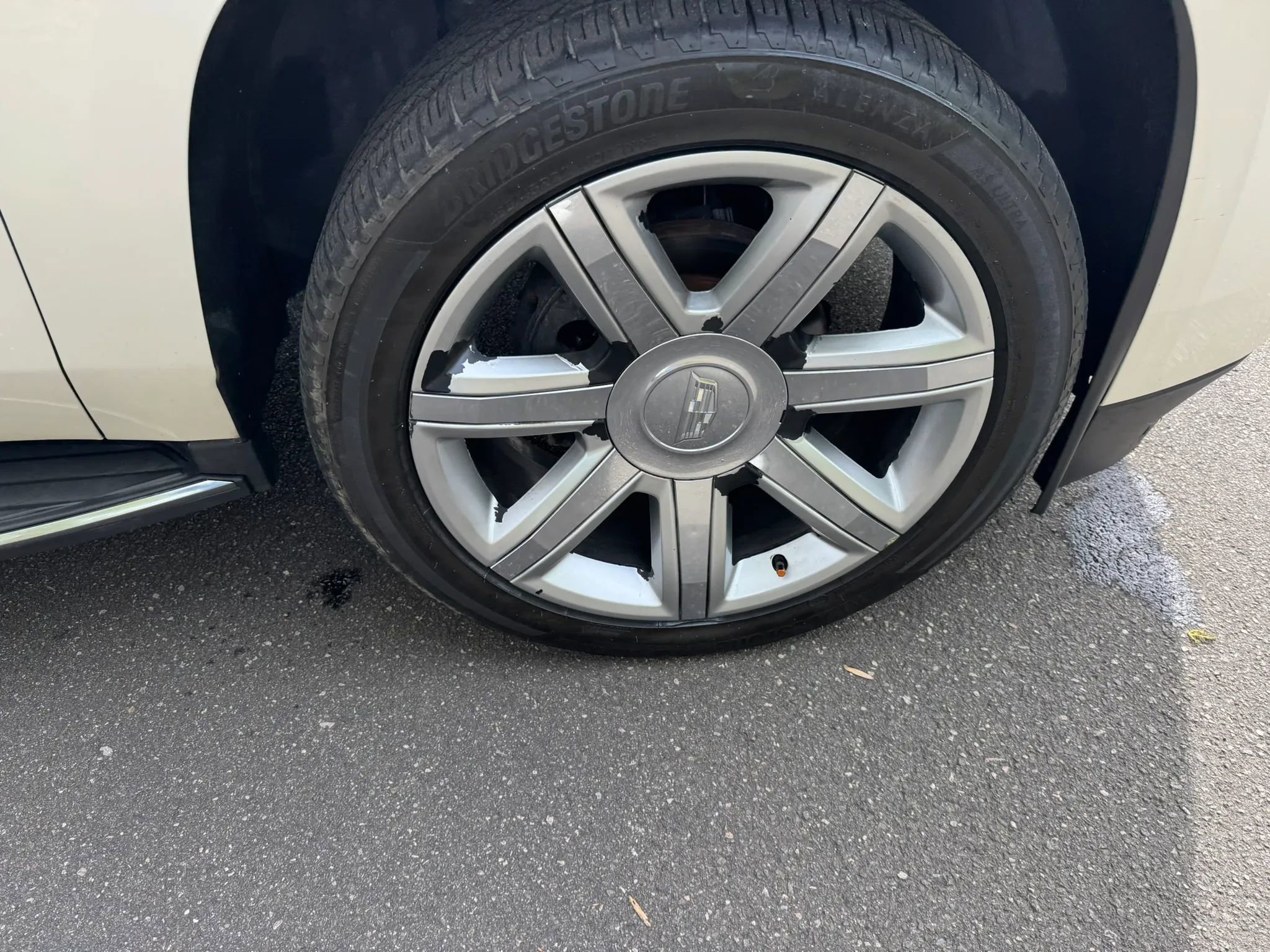 Used 2015 Cadillac Escalade Luxury image 13