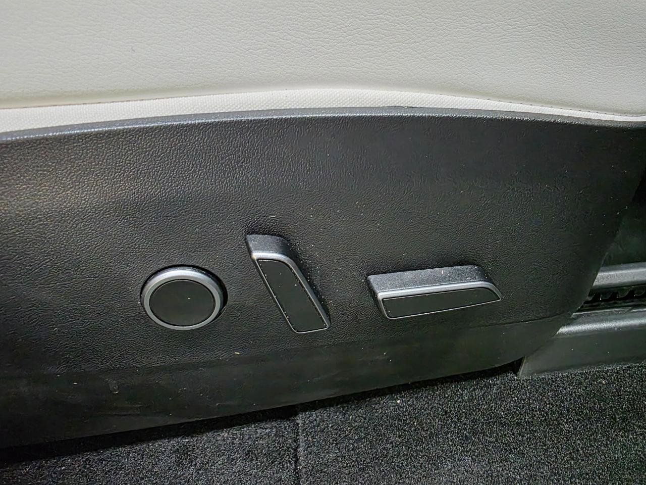 Used 2021 Tesla Model Y Long Range AWD/4WD image 27