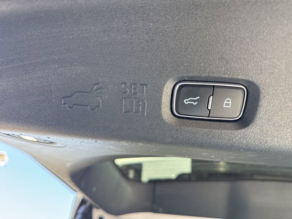 Used 2025 Ford Expedition Active AWD/4WD image 8