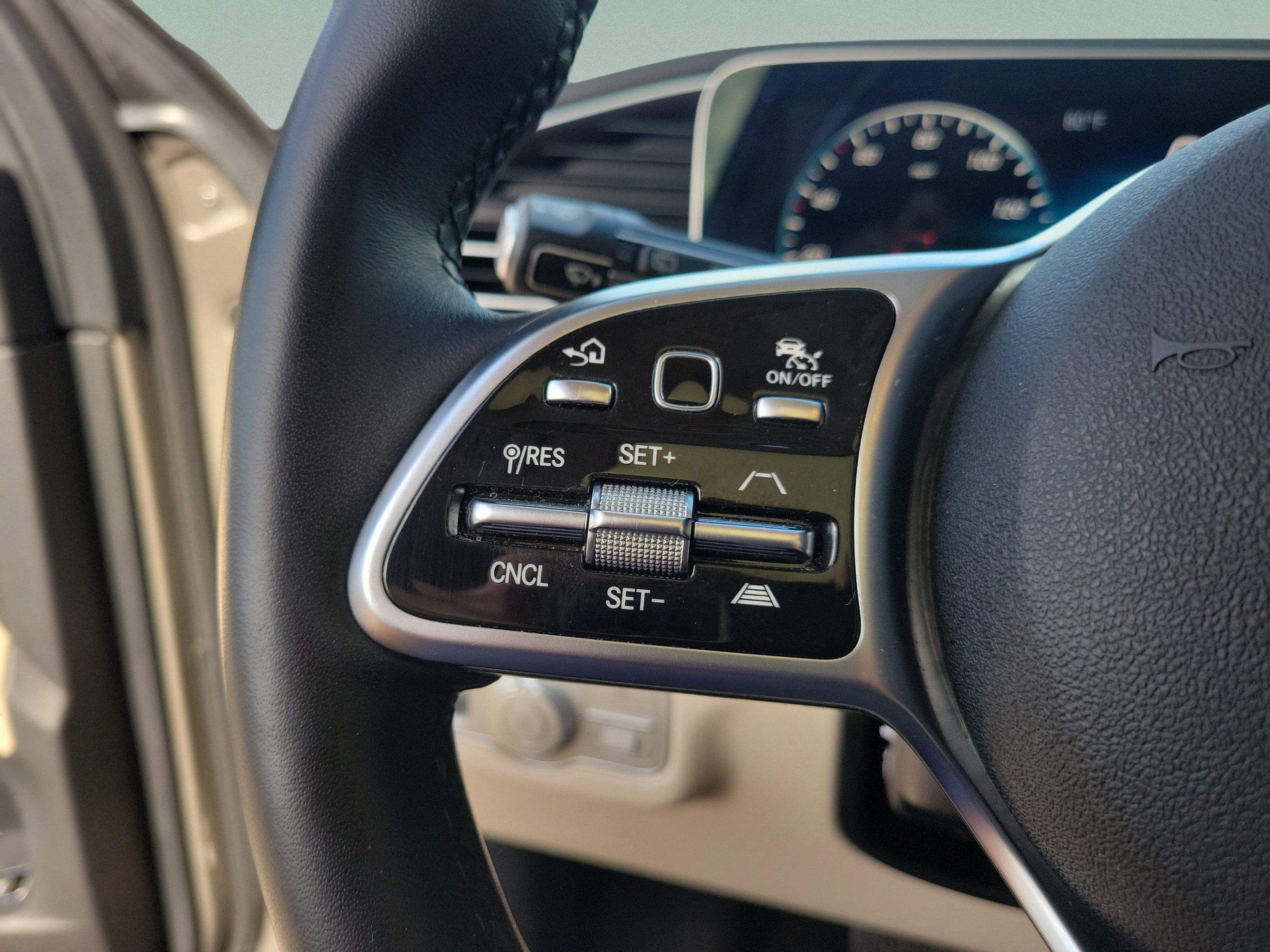 Certified 2023 Mercedes-Benz GLE 350 4MATIC image 25