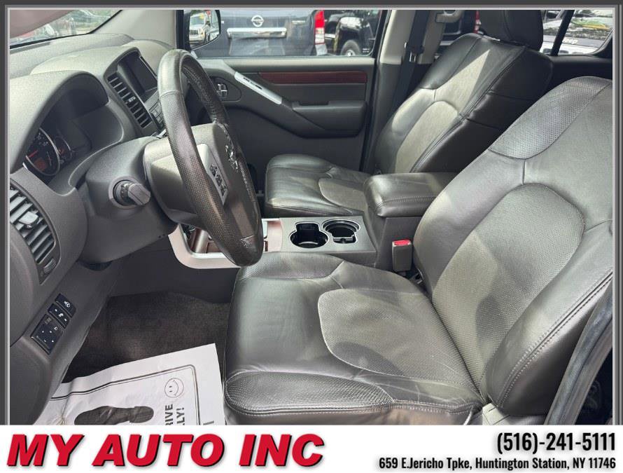 Used 2010 Nissan Pathfinder LE w/ Navigation Pkg image 26