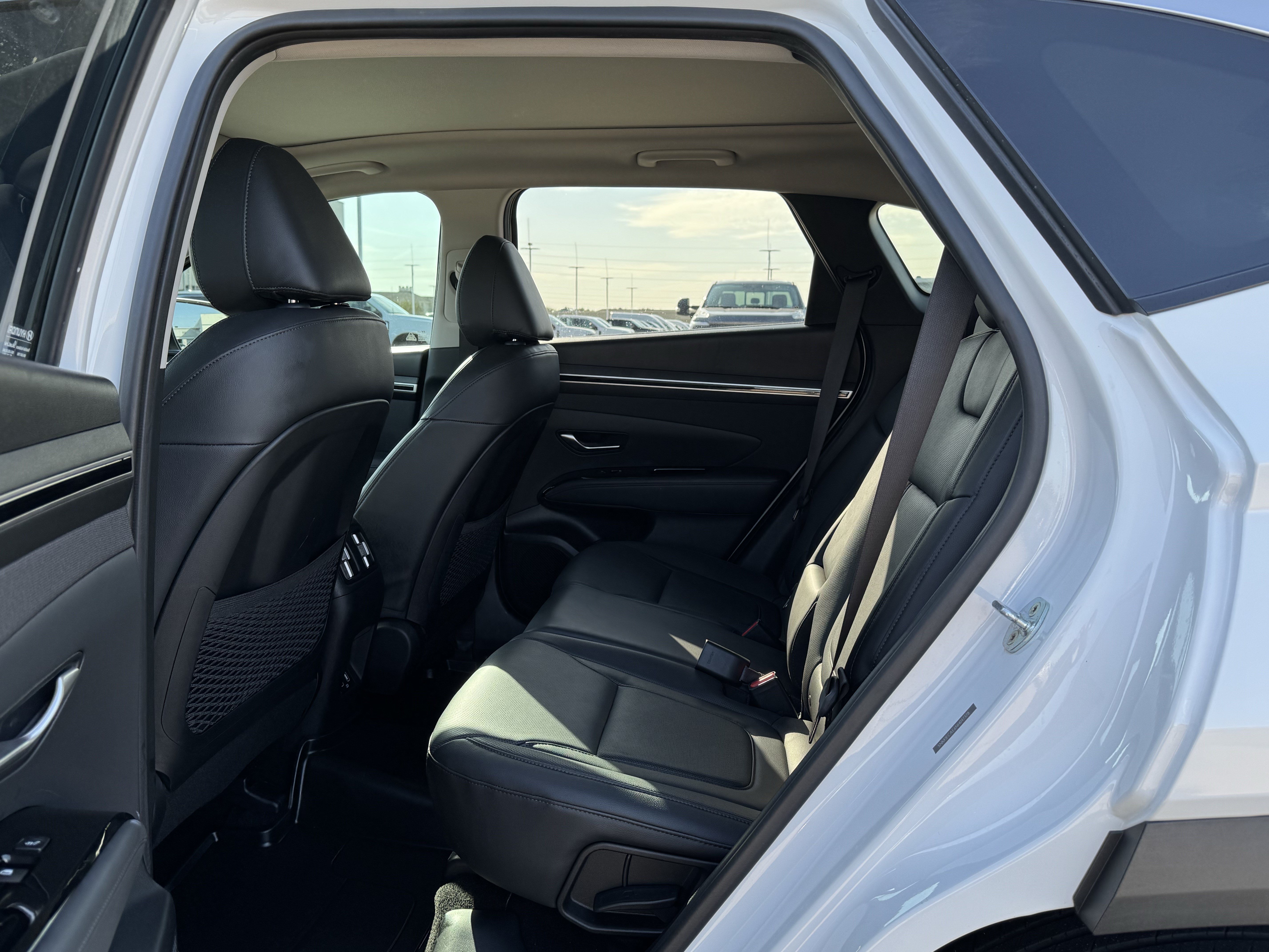 Used 2022 Hyundai Tucson Limited AWD/4WD image 19