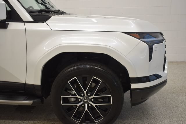 Used 2024 Lexus GX 550 w/ Cold Area Package AWD/4WD image 13