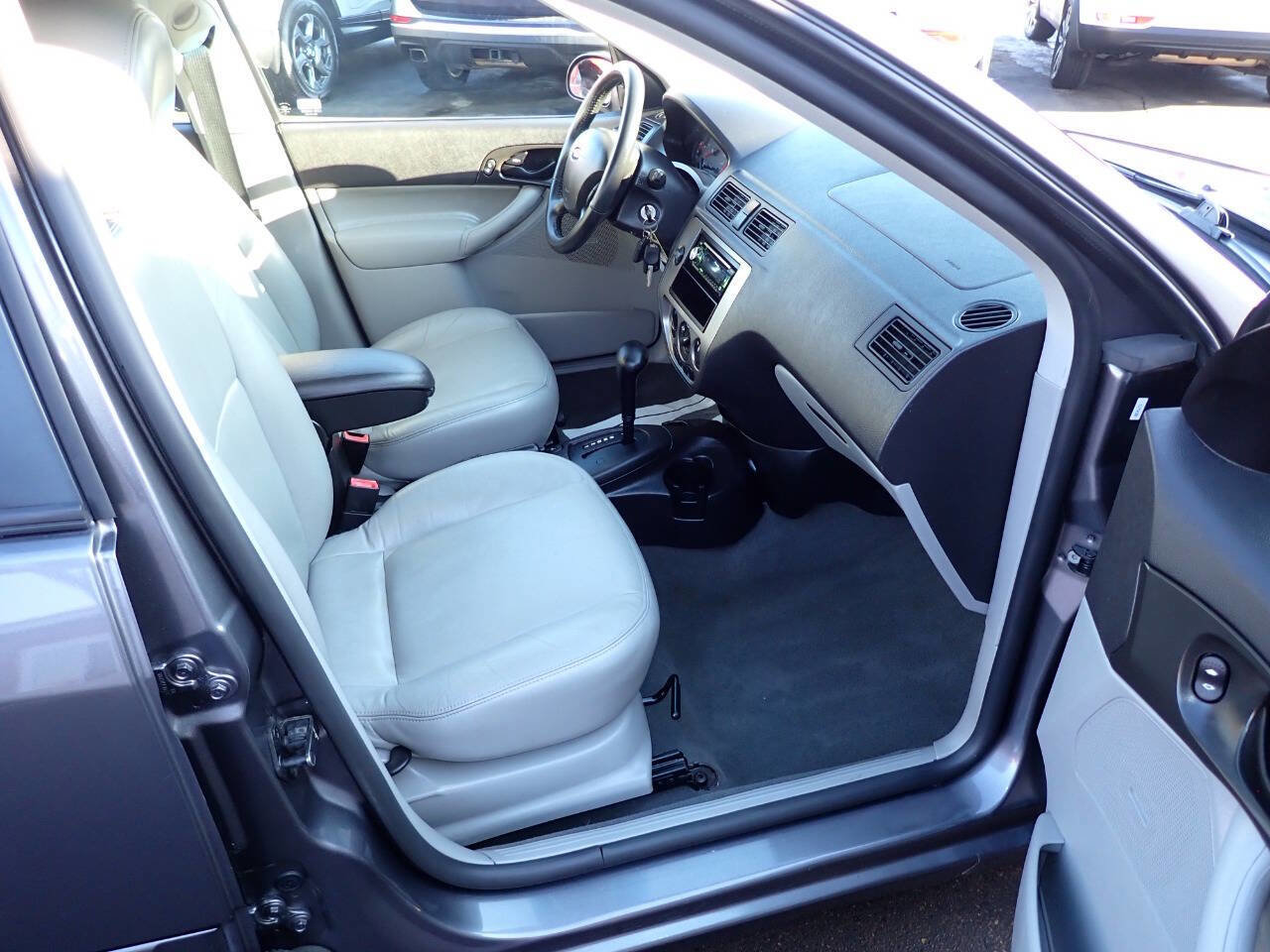 Used 2006 Ford Focus SES image 10