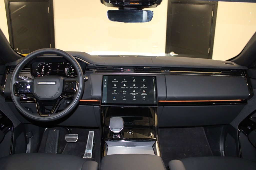 Used 2025 Land Rover Range Rover Sport Dynamic SE image 37