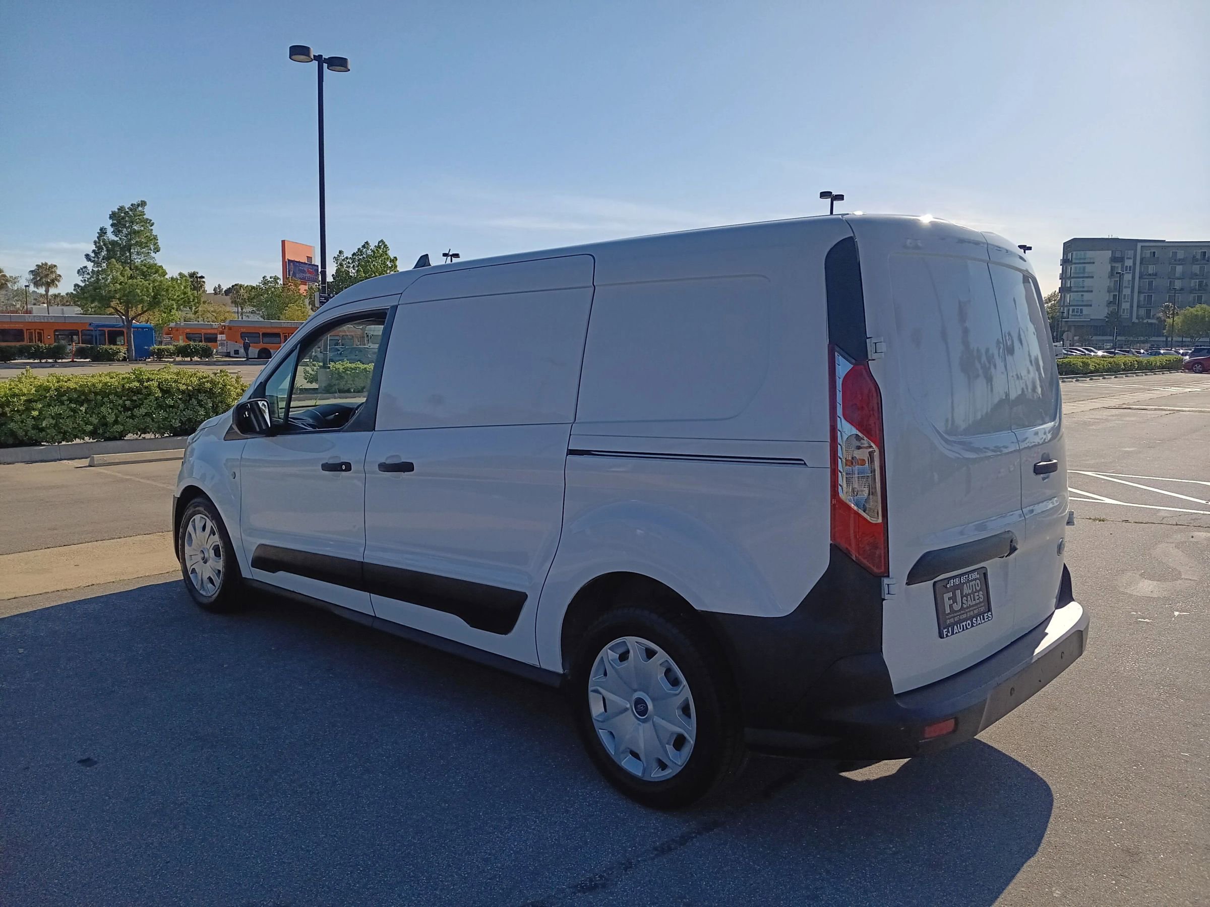 Used 2020 Ford Transit Connect XL image 8