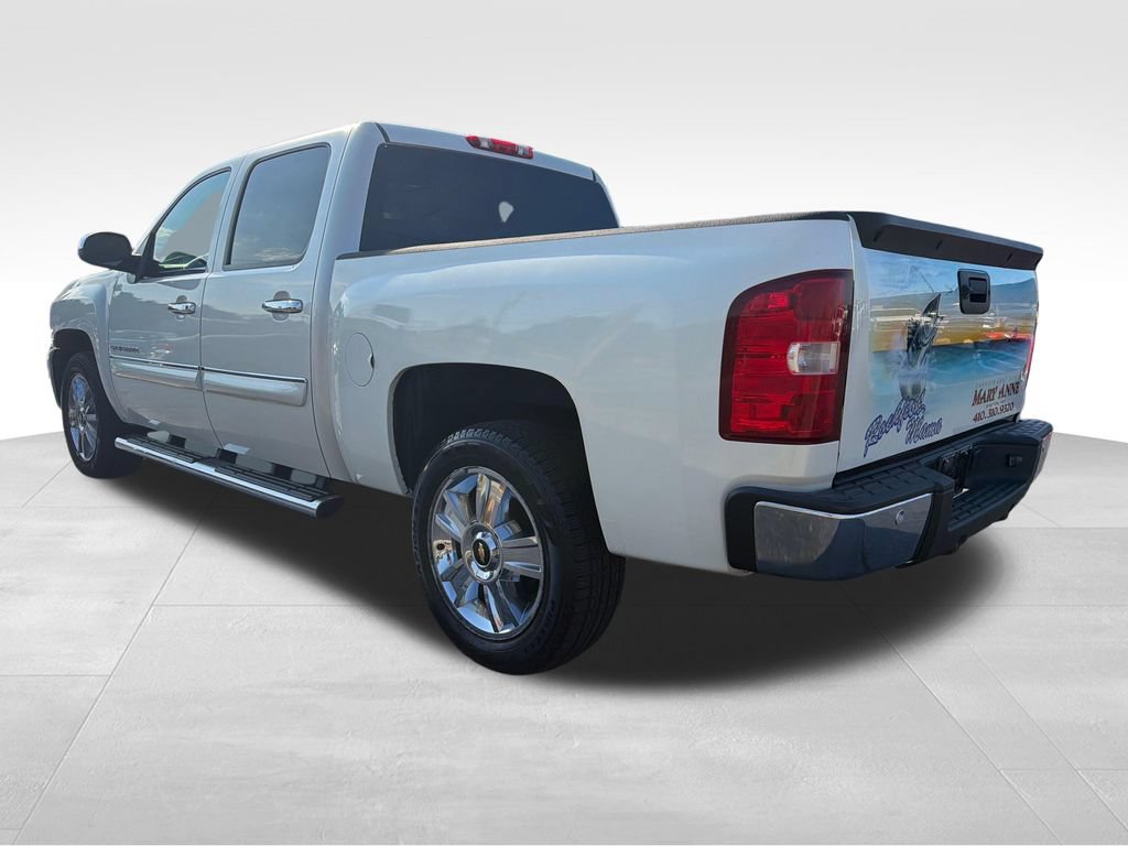 Used 2013 Chevrolet Silverado 1500 LTZ w/ LTZ White Diamond Edition AWD/4WD image 3