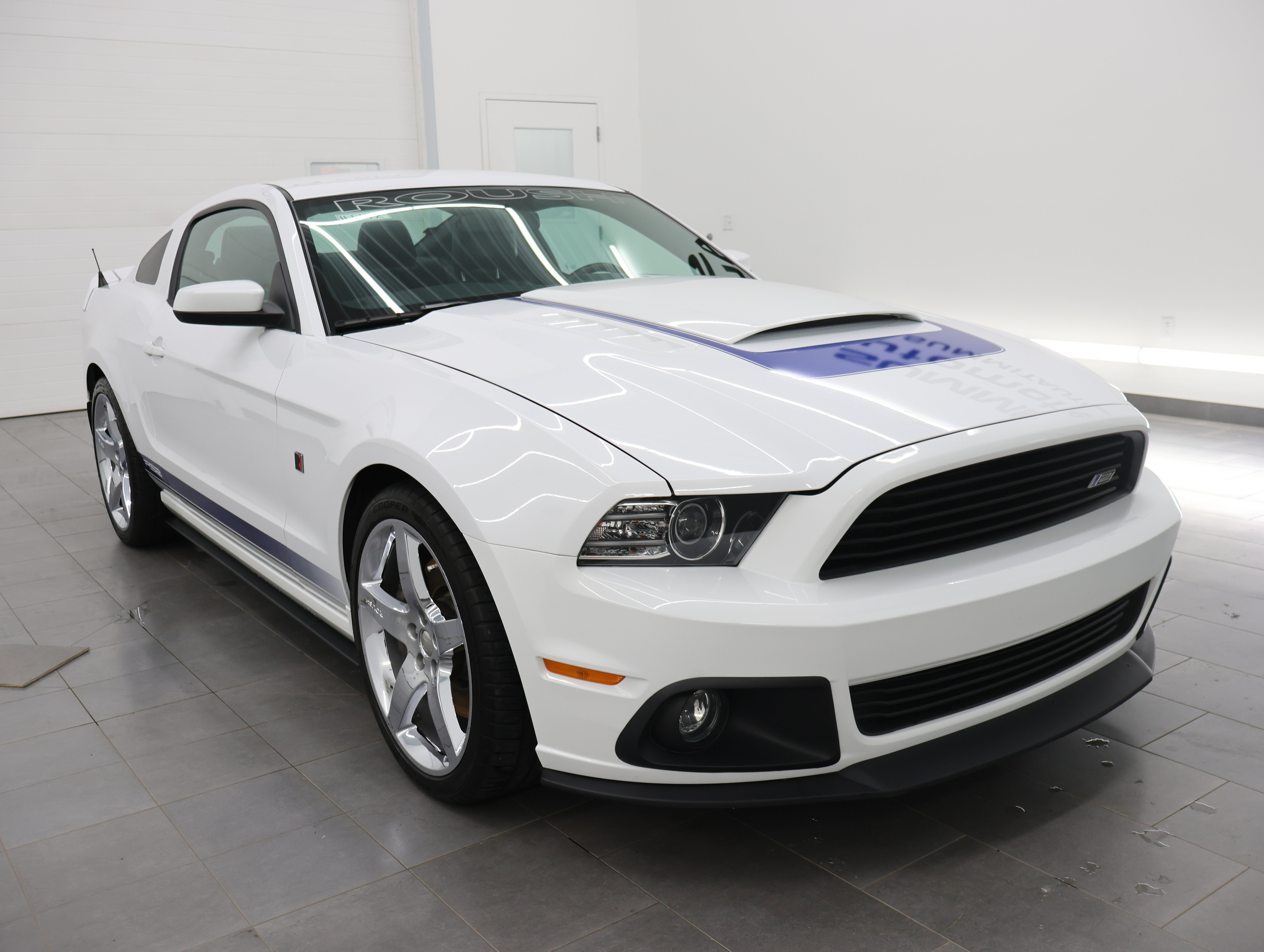Used 2014 Ford Mustang GT Premium w/ Brembo Brake Package RWD image 2