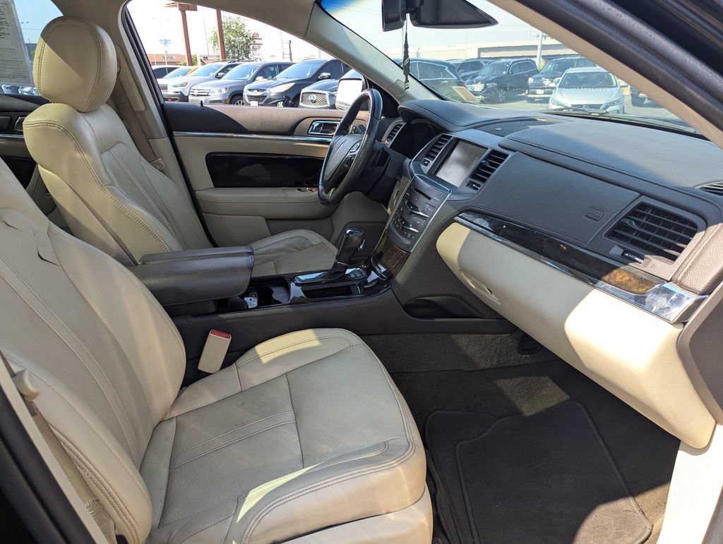 Used 2014 Lincoln MKS AWD w/ Equipment Group 201A image 31
