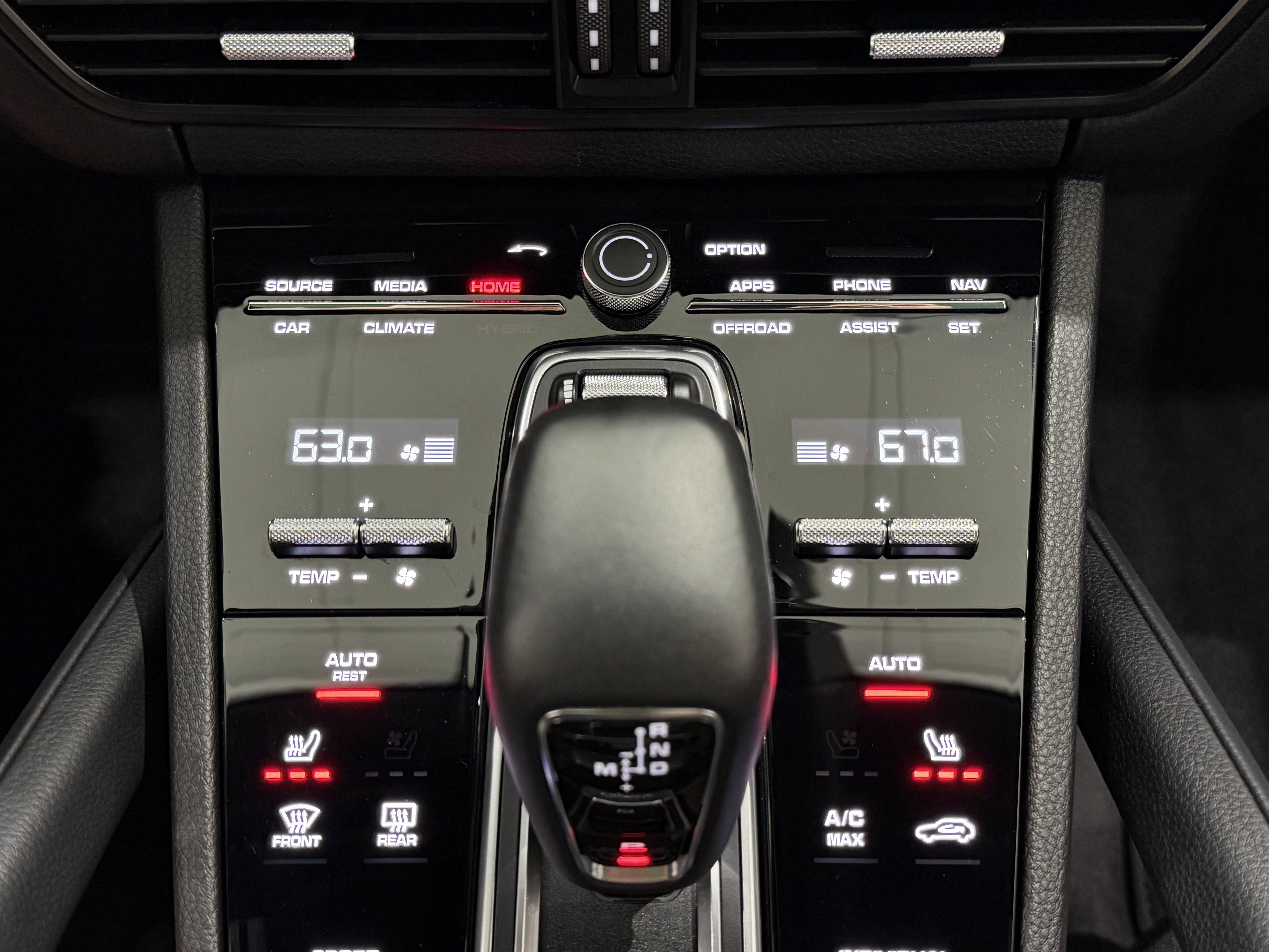 Certified 2023 Porsche Cayenne Platinum Edition image 42
