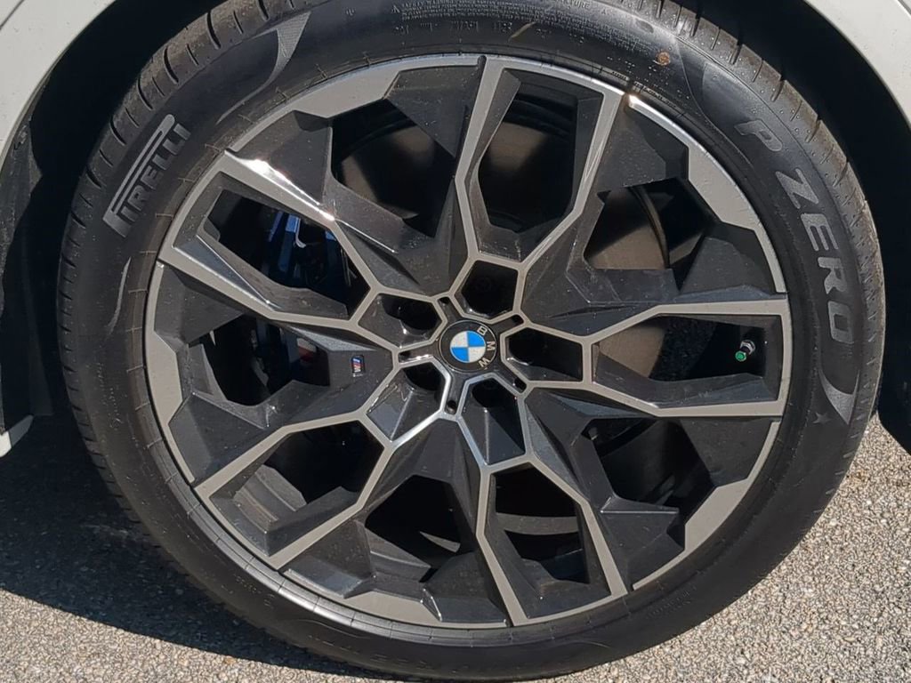 New 2026 BMW X7 M60i image 11
