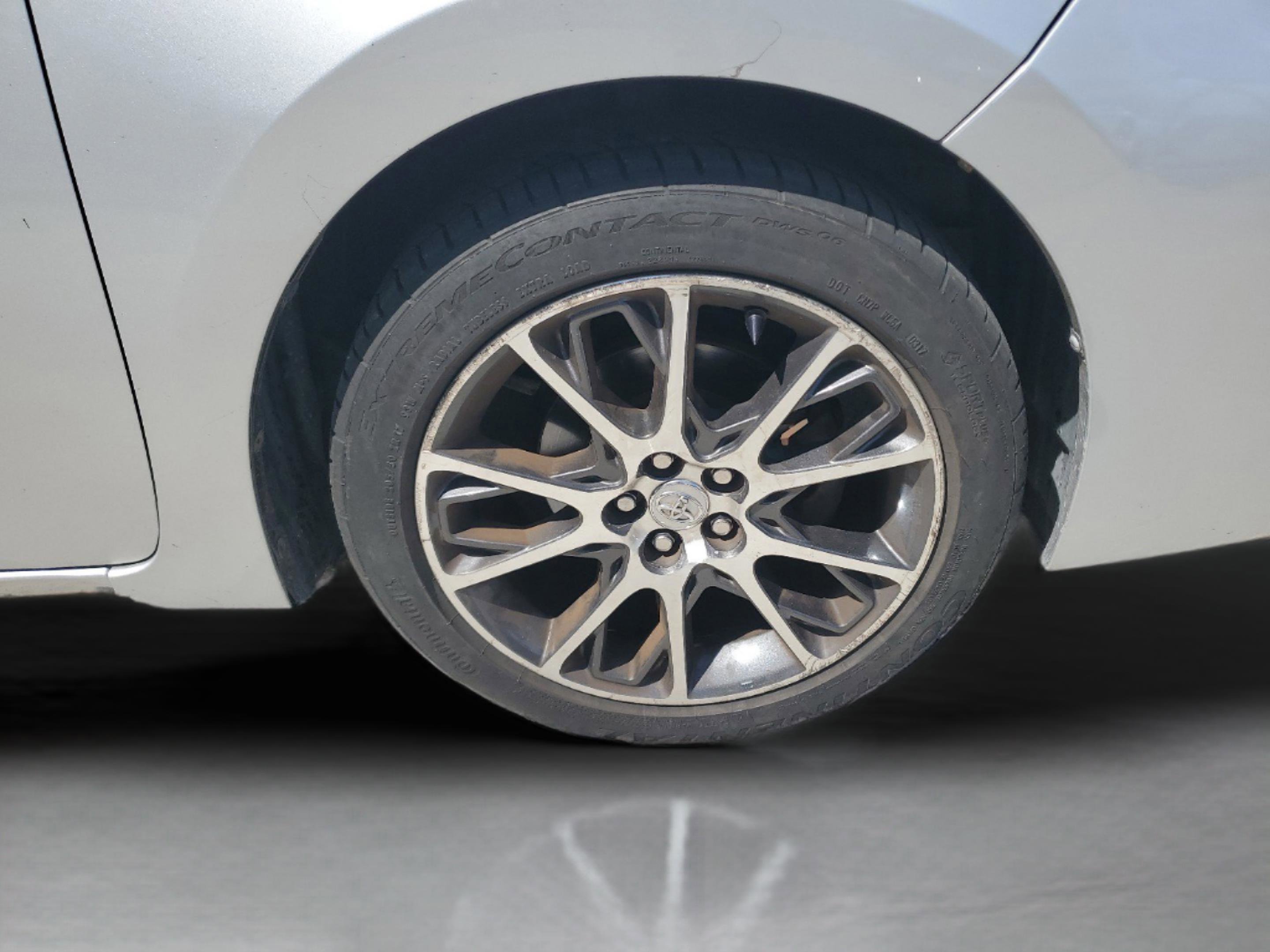 Used 2017 Toyota Corolla SE 50th Anniversary FWD image 27
