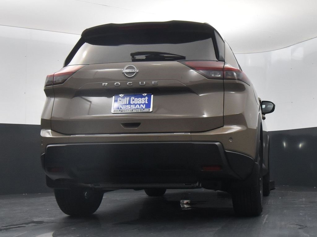 Certified 2025 Nissan Rogue SV w/ SV Premium Package image 28
