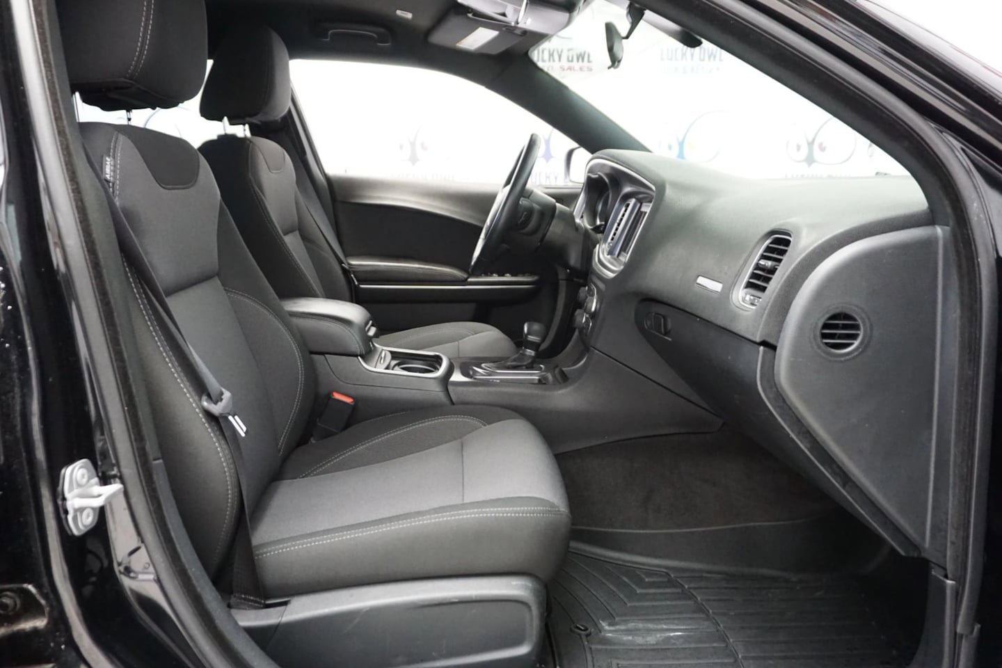Used 2018 Dodge Charger SXT RWD image 19